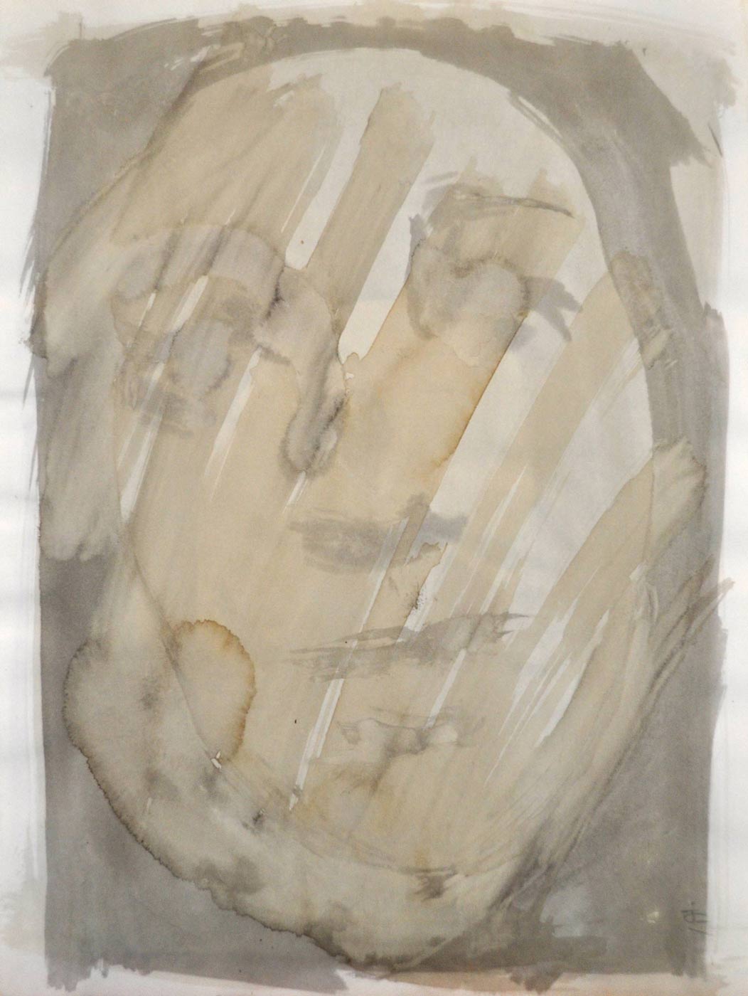 Le visage cadré au bord du papier, a une expression très douce. De larges coups de pinceaux parallèles en diagonale ont effacé une partie des traits, du côté de l'ombre.<br/>